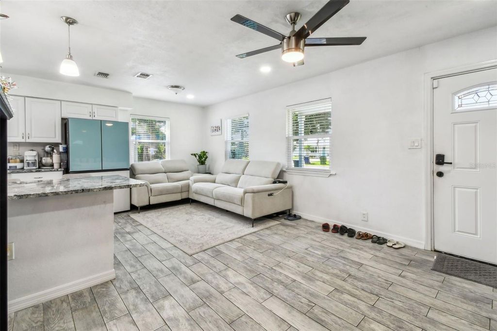 Photo of 4005 W Tyson Avenue, Tampa, FL 33611 (MLS # TB8495142)