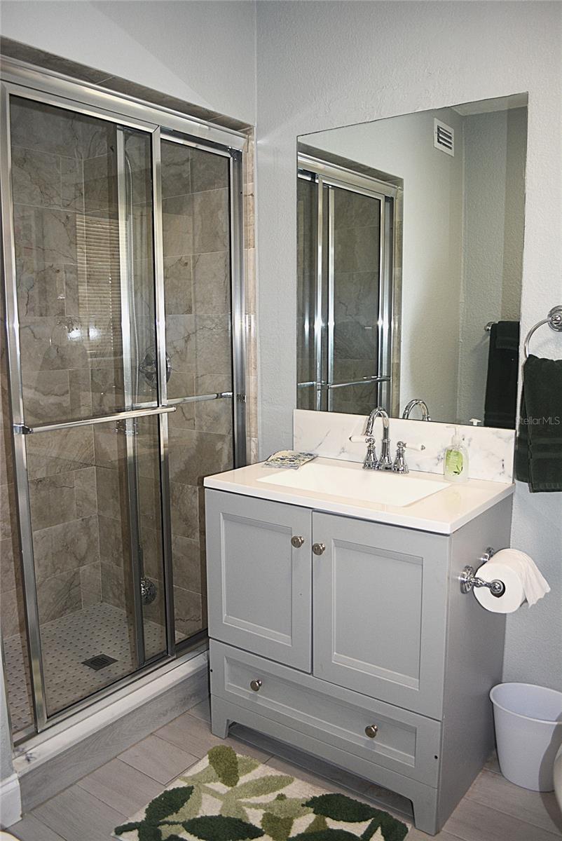 LENRAY HEIGHTS - Residential Lease