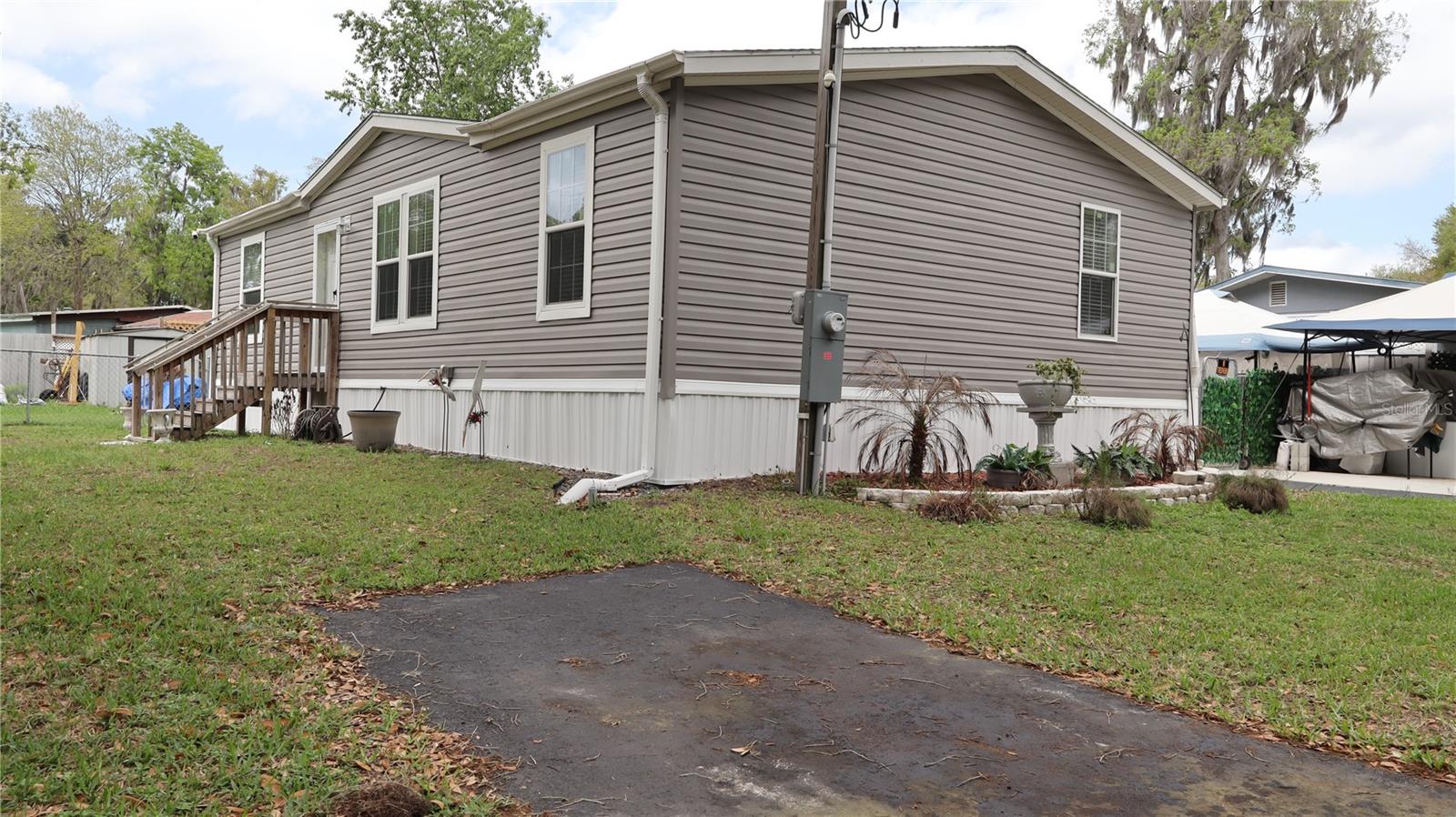 W H SMITH - Residential