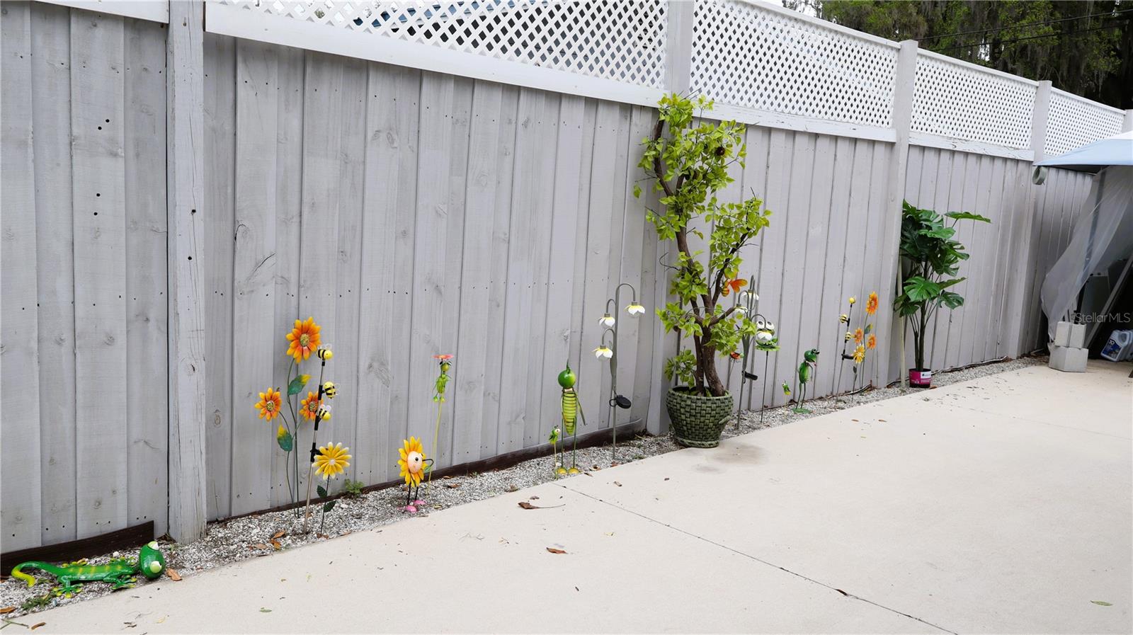 W H SMITH - Residential