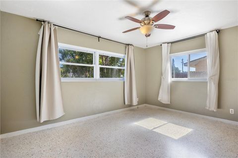 Single Family Residence in SAINT PETERSBURG FL 6259 7TH AVENUE 9.jpg