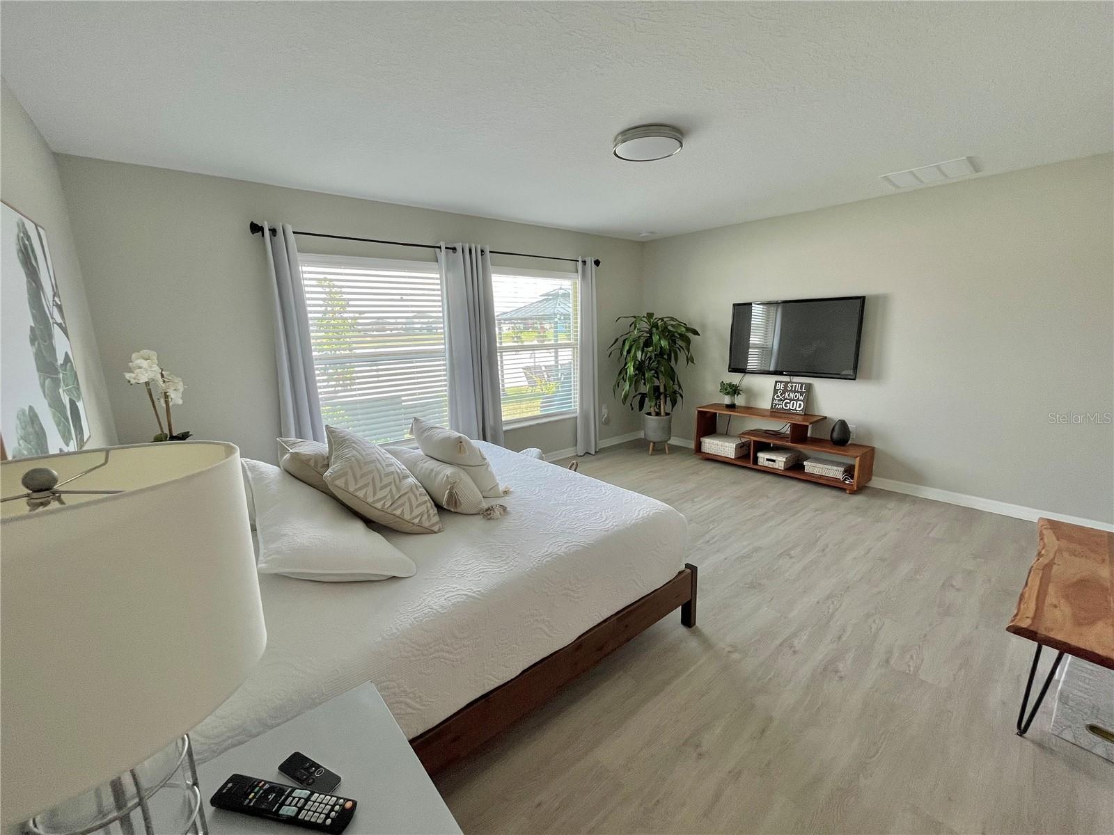 FREEDOM CROSSINGS - Residential