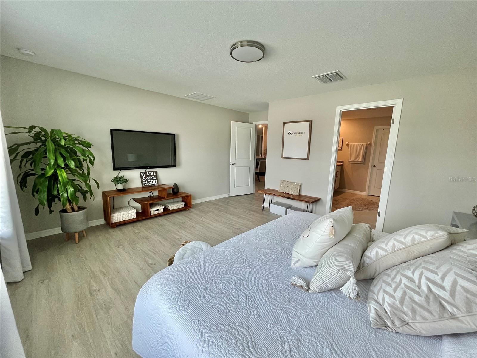 FREEDOM CROSSINGS - Residential