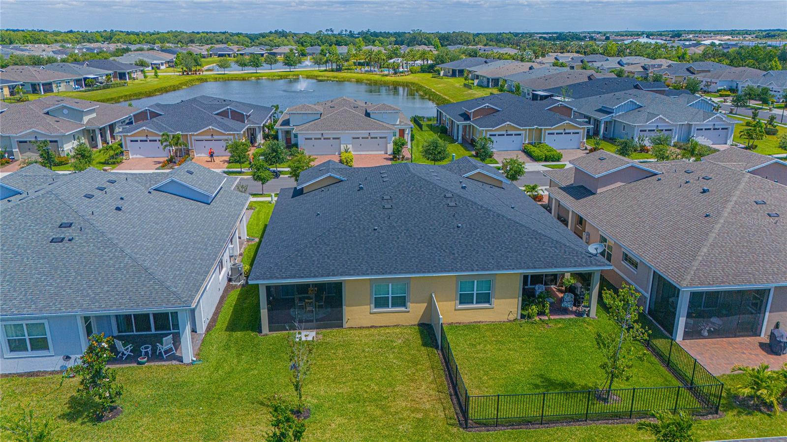 2555 YELLOW BRICK ROAD