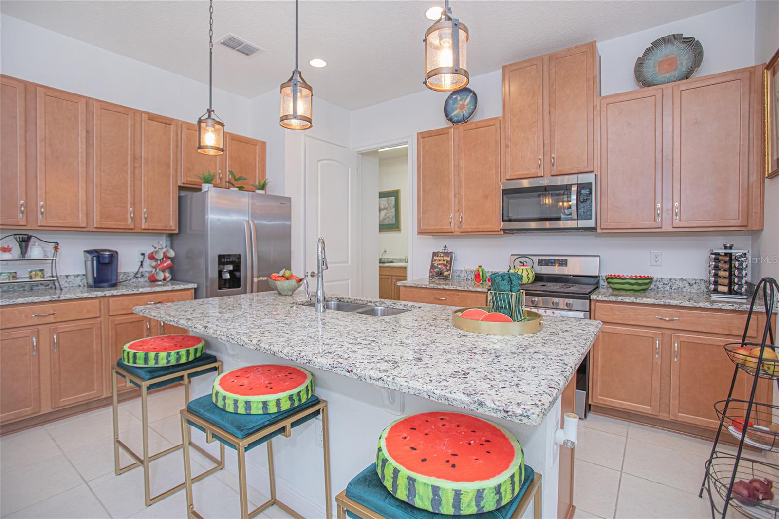 2555 YELLOW BRICK ROAD
