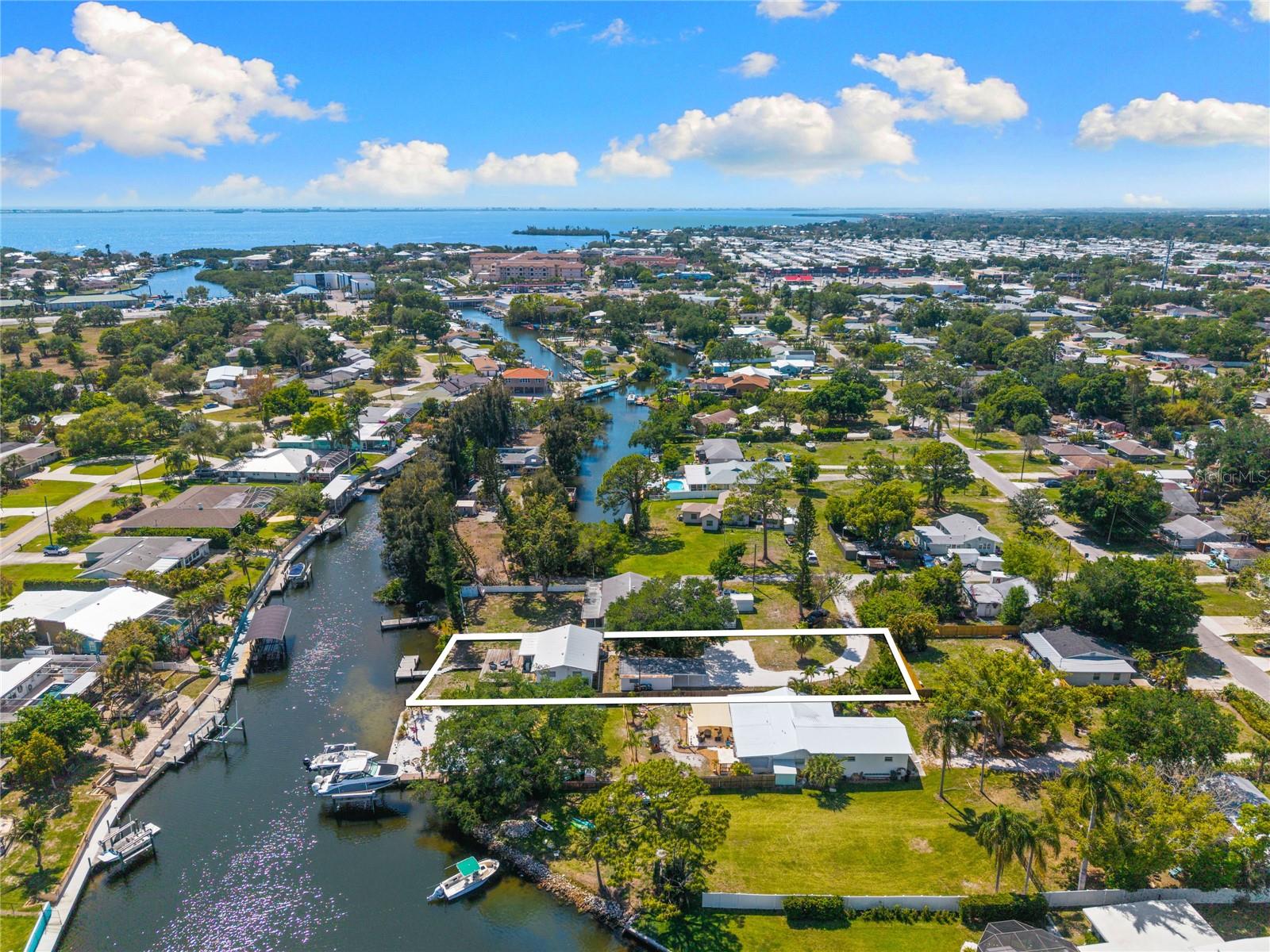 WHITFIELD ESTATES CTD - Residential