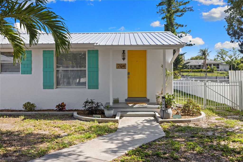 Photo of 704 69th Avenue, Bradenton, FL 34207 (MLS # TB8499282)