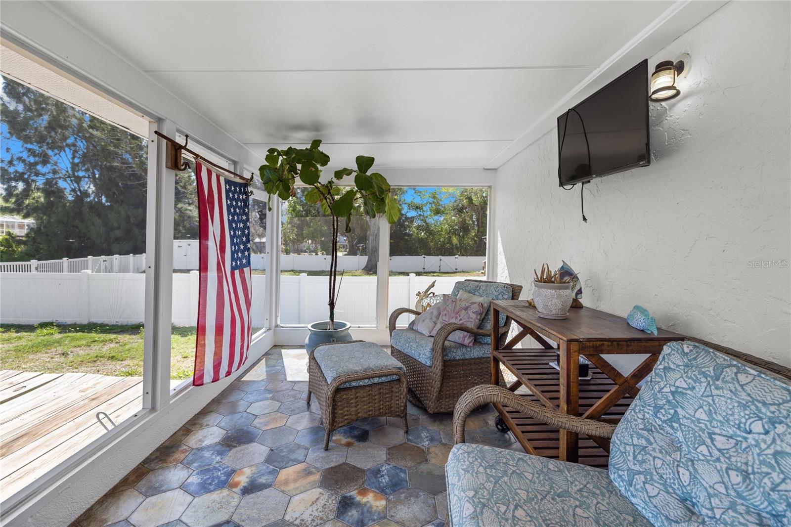 WHITFIELD ESTATES CTD - Residential