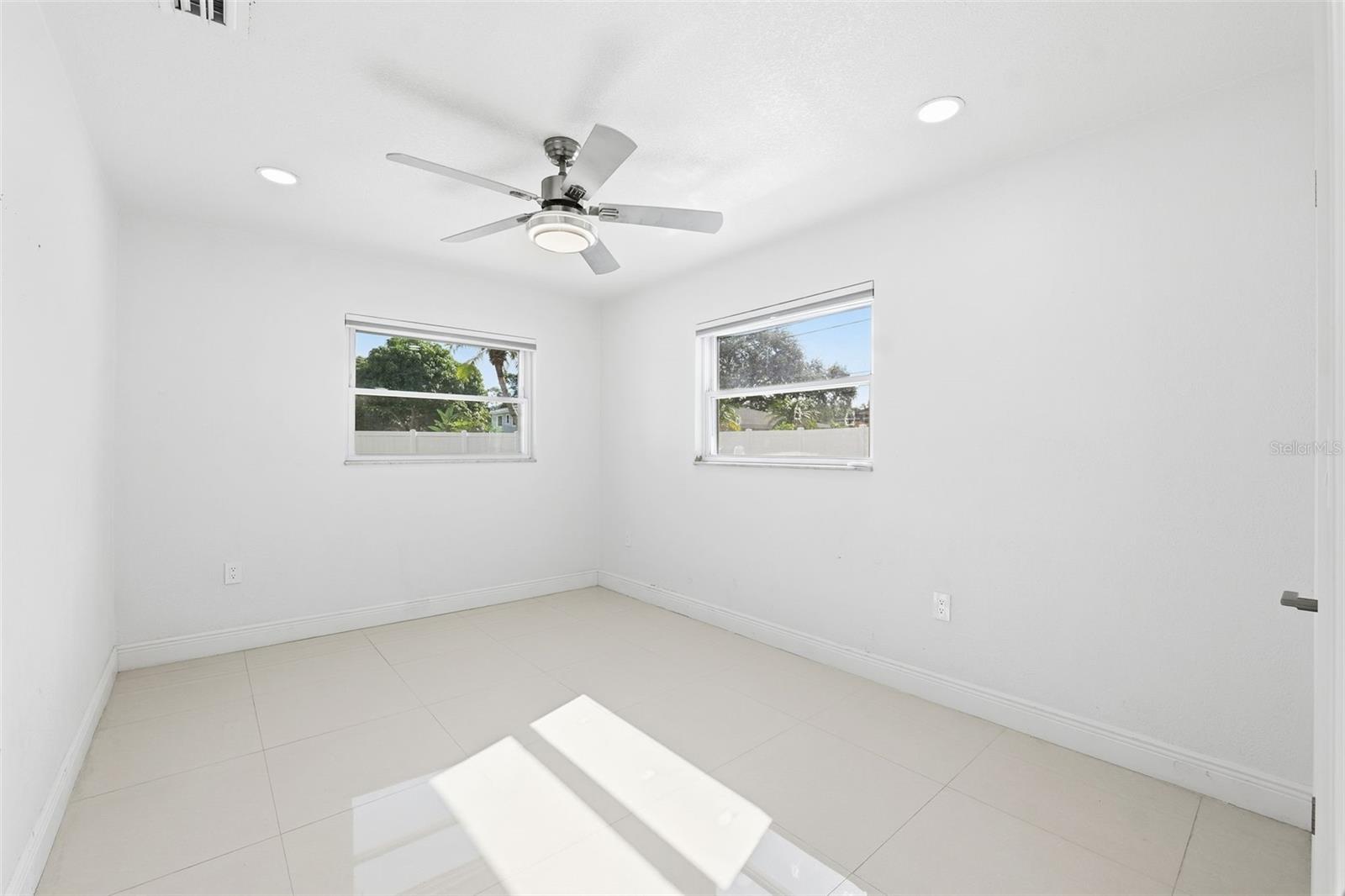 HOLIDAY PARK 3RD ADD - Residential