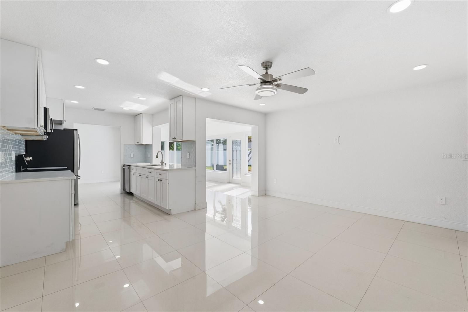 HOLIDAY PARK 3RD ADD - Residential