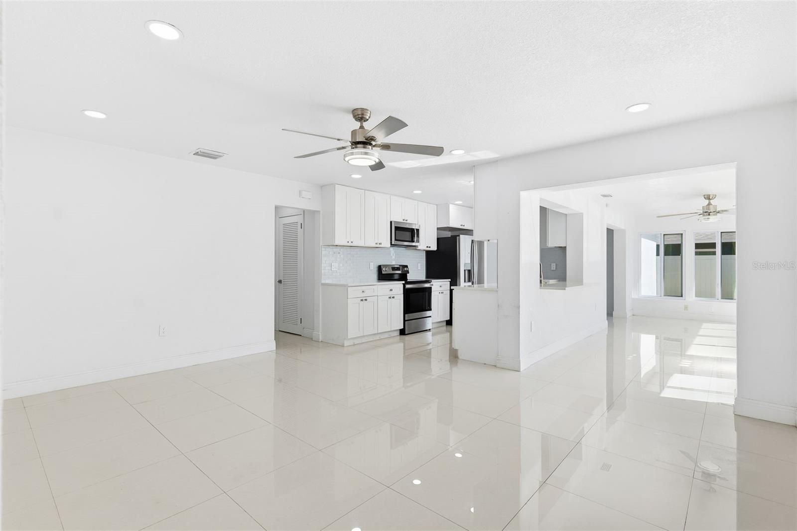 HOLIDAY PARK 3RD ADD - Residential