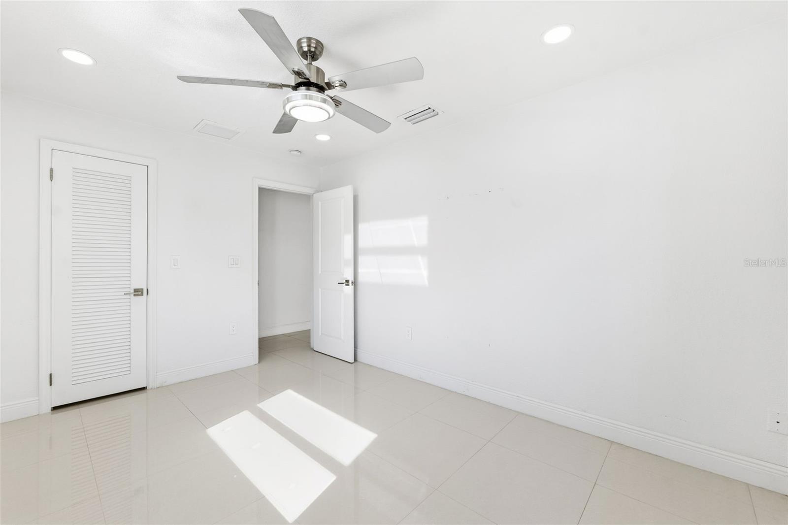 HOLIDAY PARK 3RD ADD - Residential