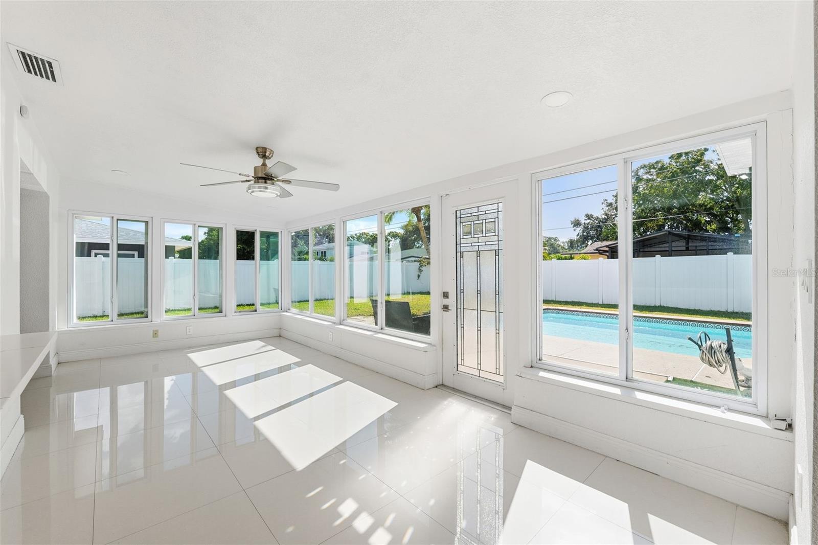 HOLIDAY PARK 3RD ADD - Residential