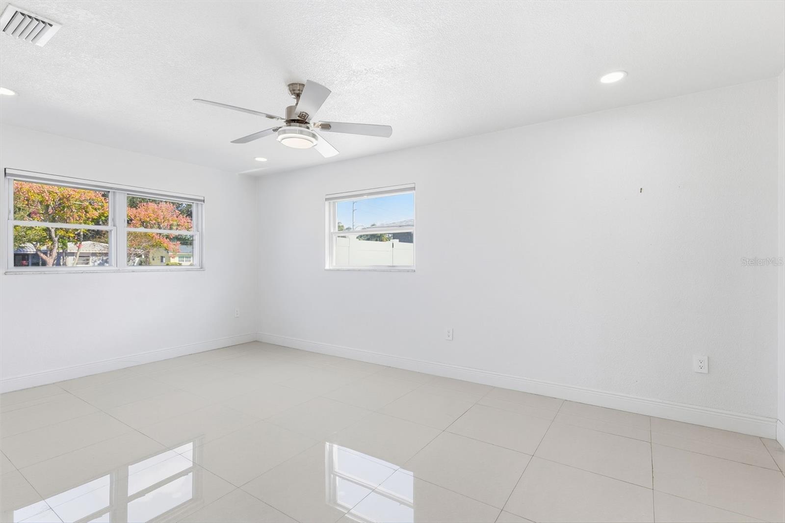 HOLIDAY PARK 3RD ADD - Residential