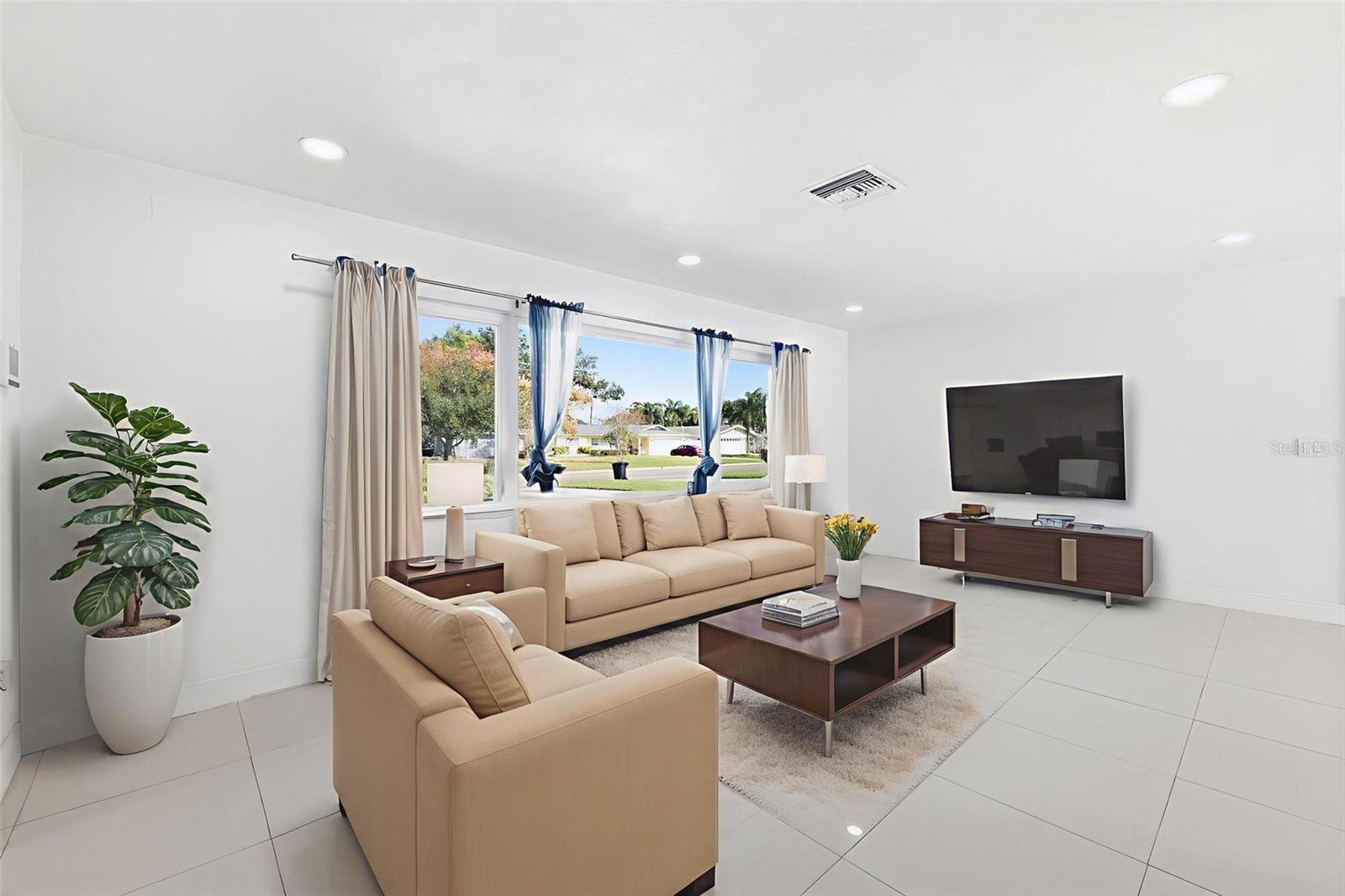 HOLIDAY PARK 3RD ADD - Residential