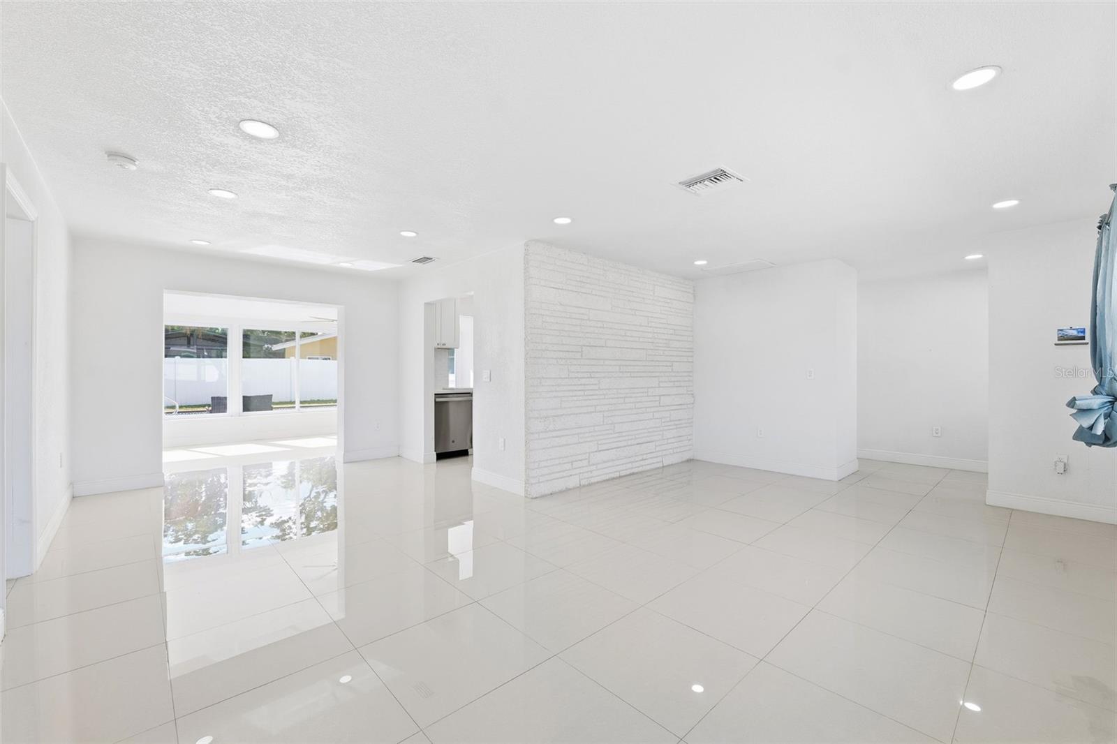 HOLIDAY PARK 3RD ADD - Residential