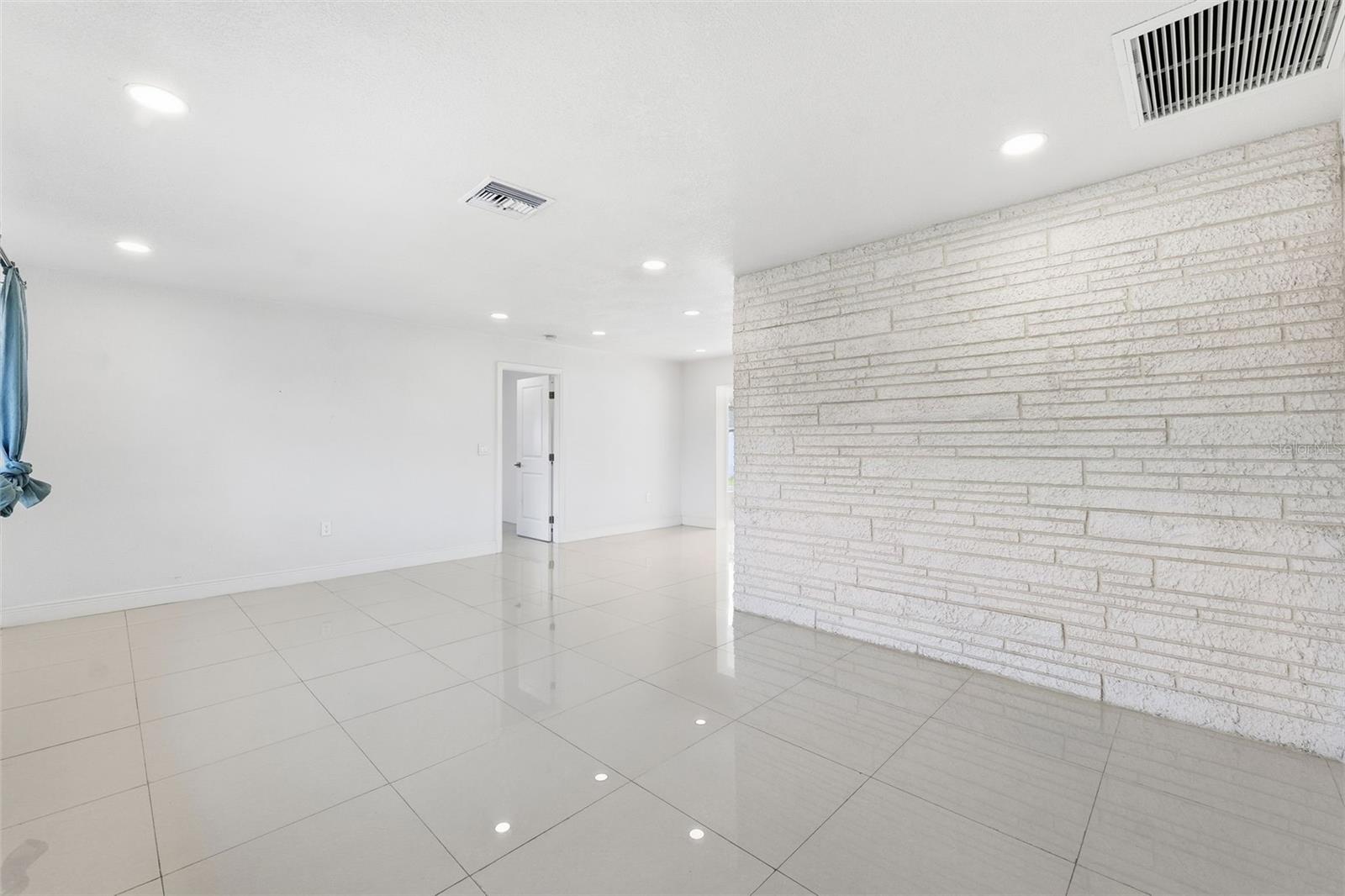 HOLIDAY PARK 3RD ADD - Residential