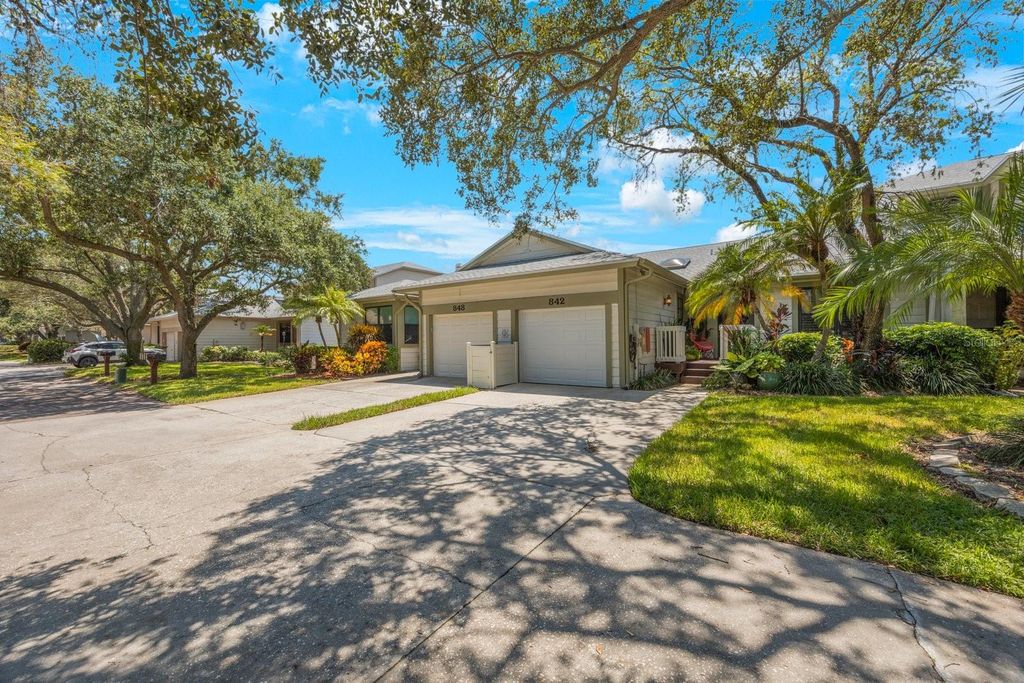 Photo of 842 Amelia Court NE, St Petersburg, FL 33702 (MLS # TB8453447)