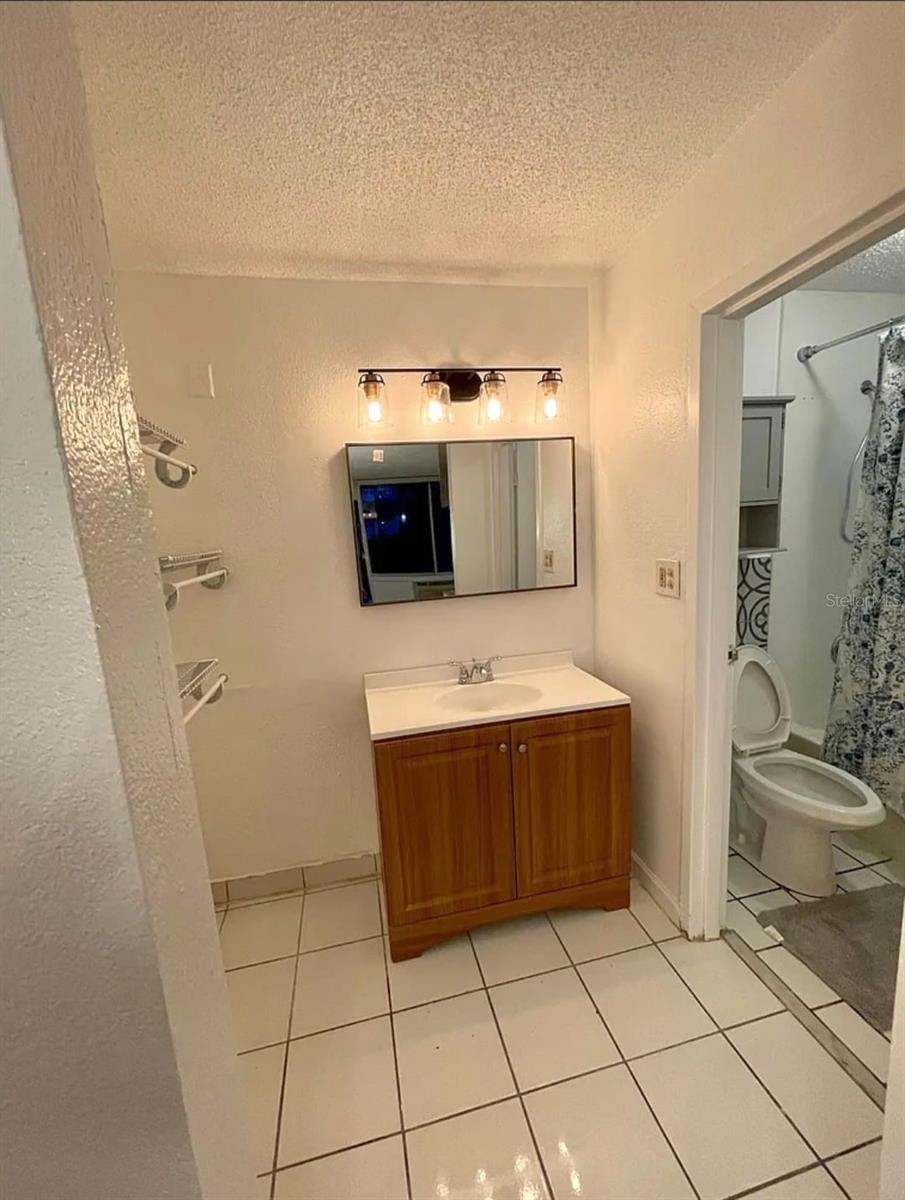 SANDLAKE COURTYARDS CONDO 5901/3515 - Residential