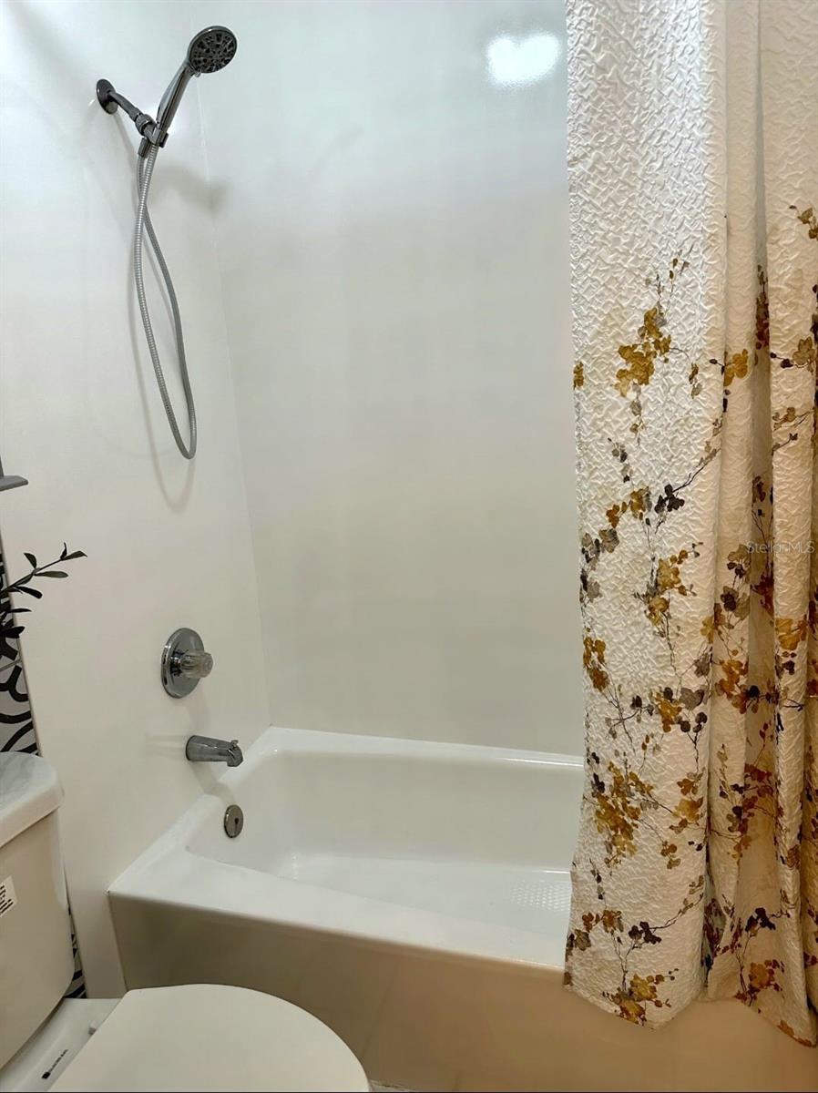 SANDLAKE COURTYARDS CONDO 5901/3515 - Residential