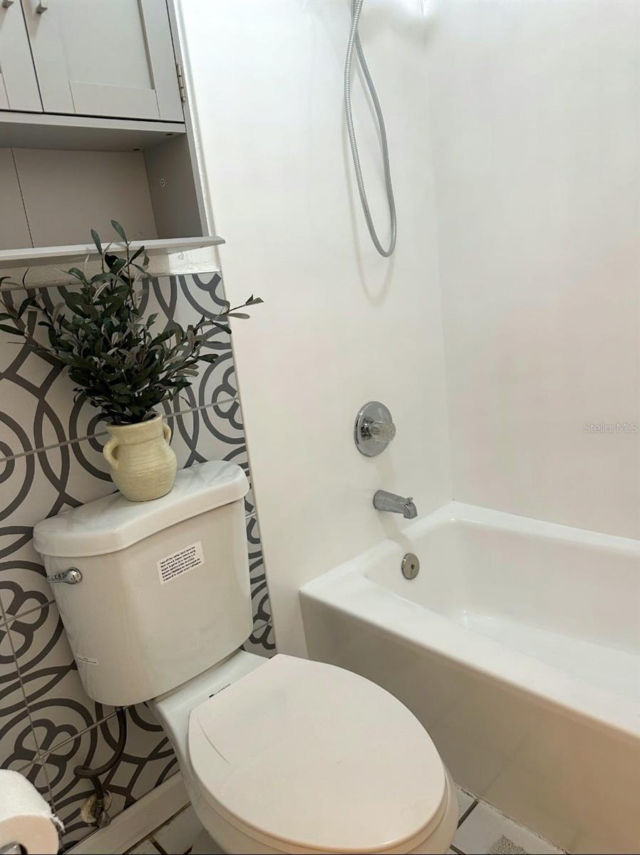 SANDLAKE COURTYARDS CONDO 5901/3515 - Residential