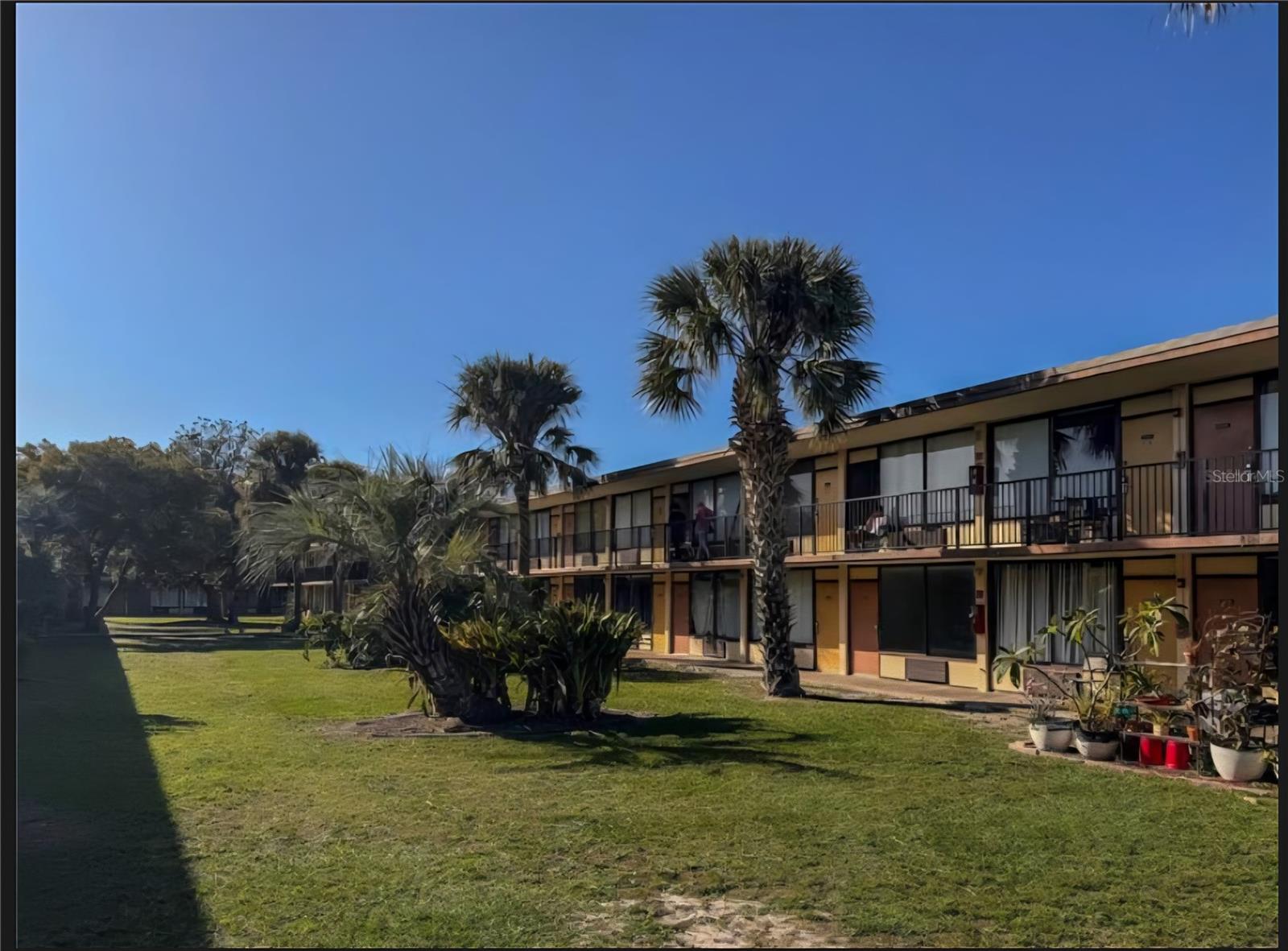 SANDLAKE COURTYARDS CONDO 5901/3515 - Residential