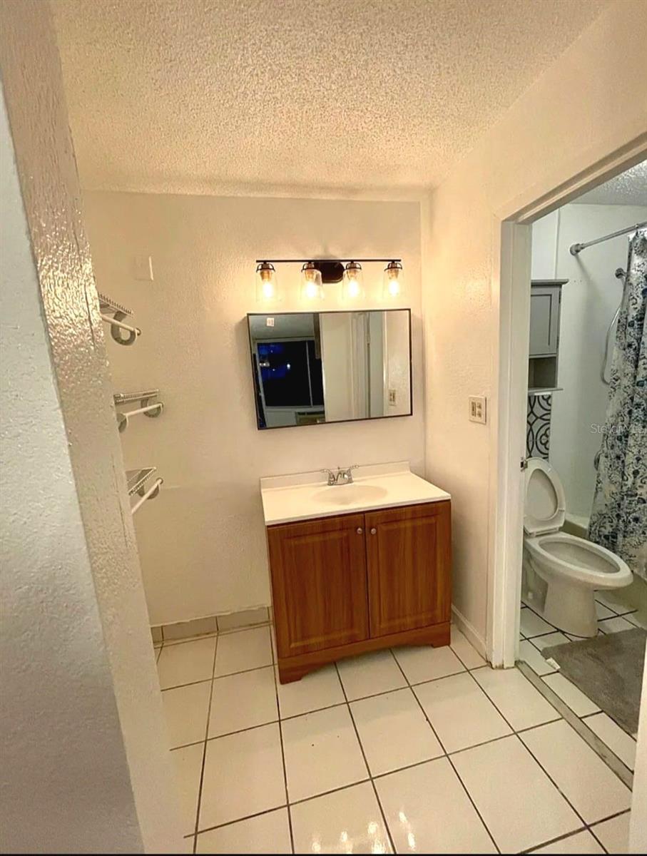 SANDLAKE COURTYARDS CONDO 5901/3515 - Residential