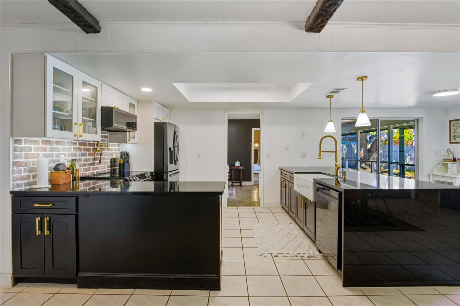 ENGLISH WOODS 1ST ADD - Residential