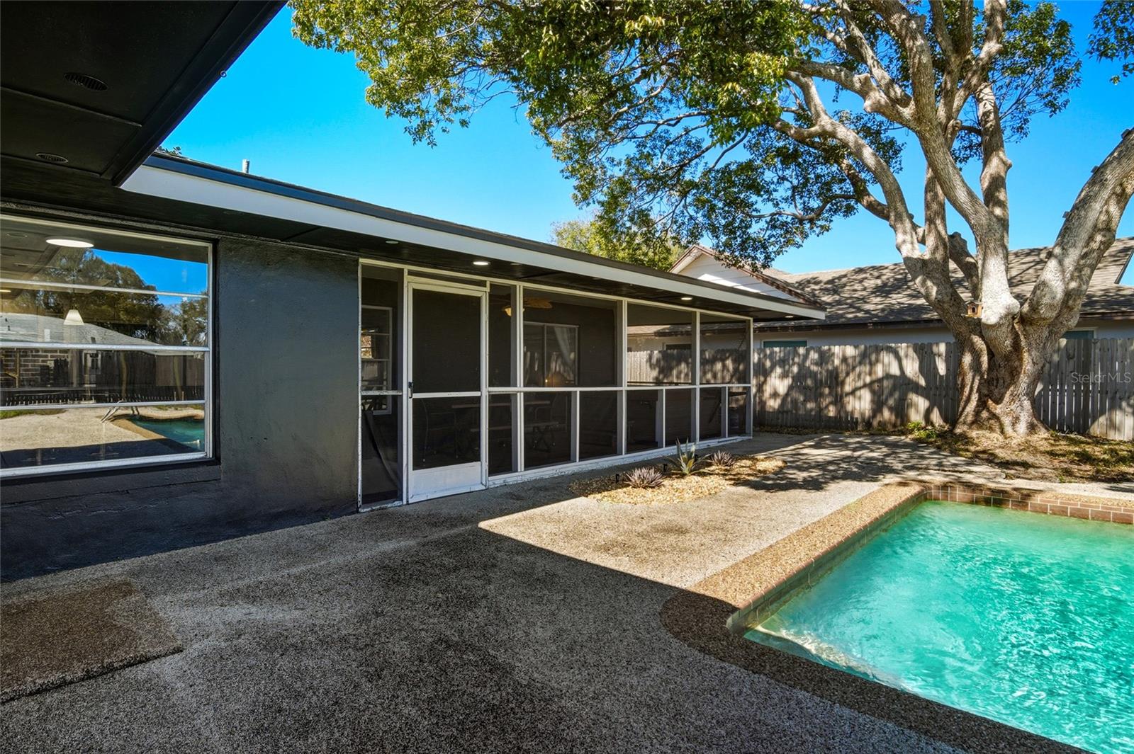 ENGLISH WOODS 1ST ADD - Residential