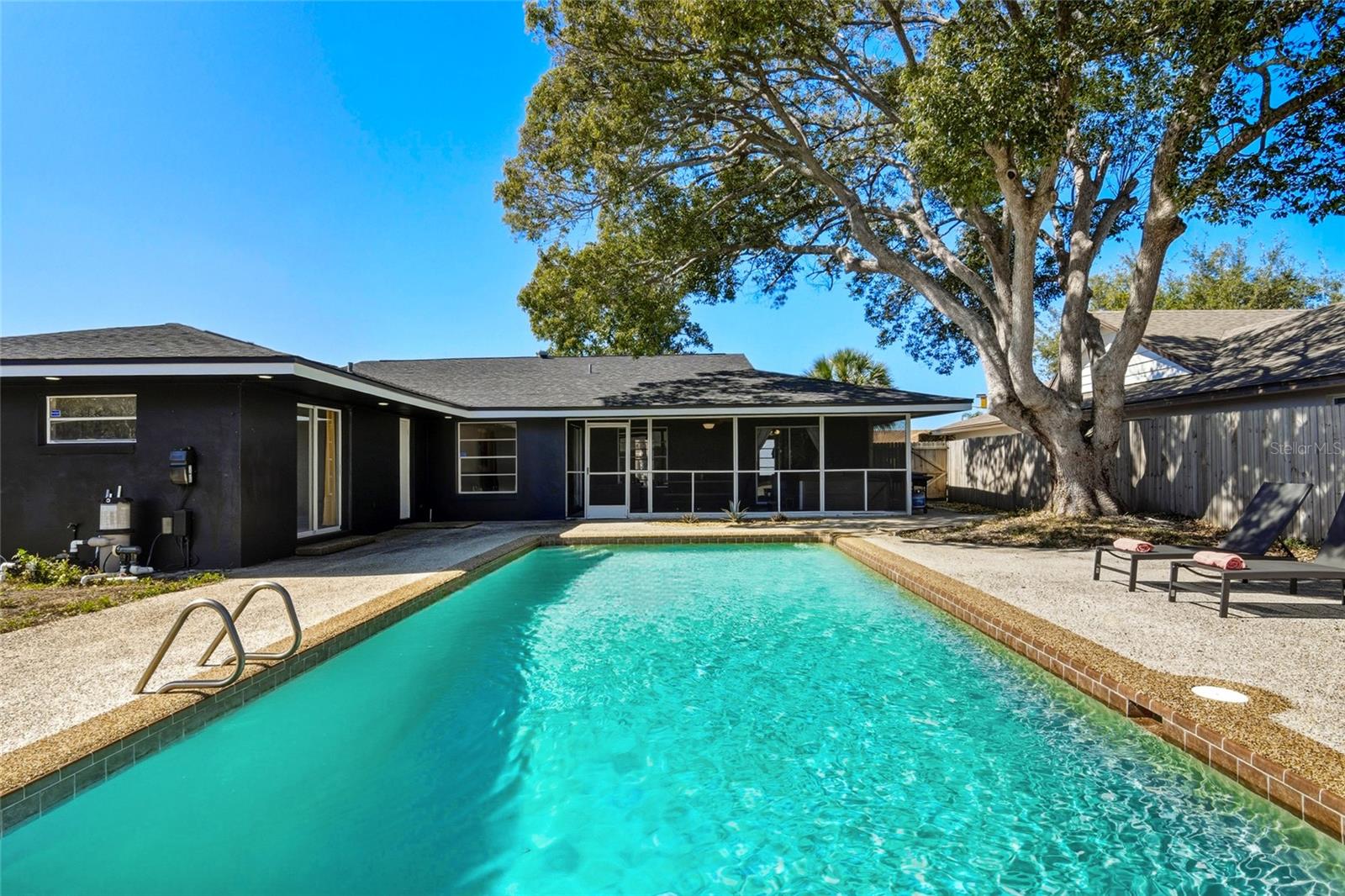 ENGLISH WOODS 1ST ADD - Residential