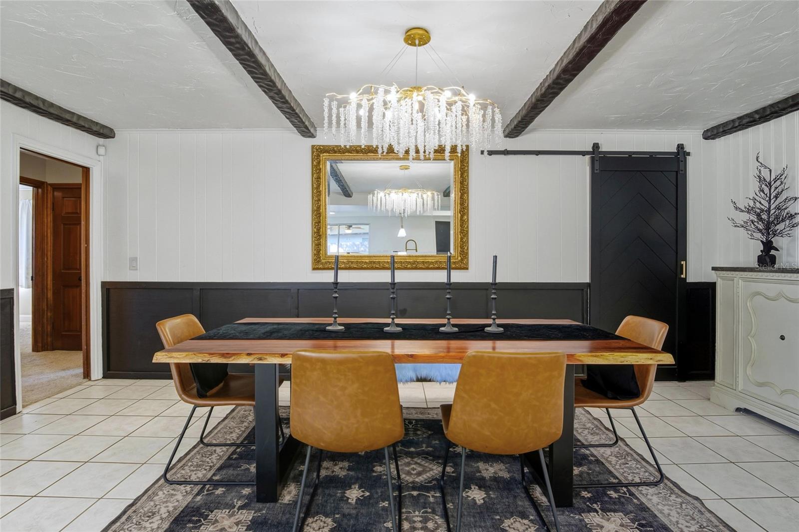 ENGLISH WOODS 1ST ADD - Residential