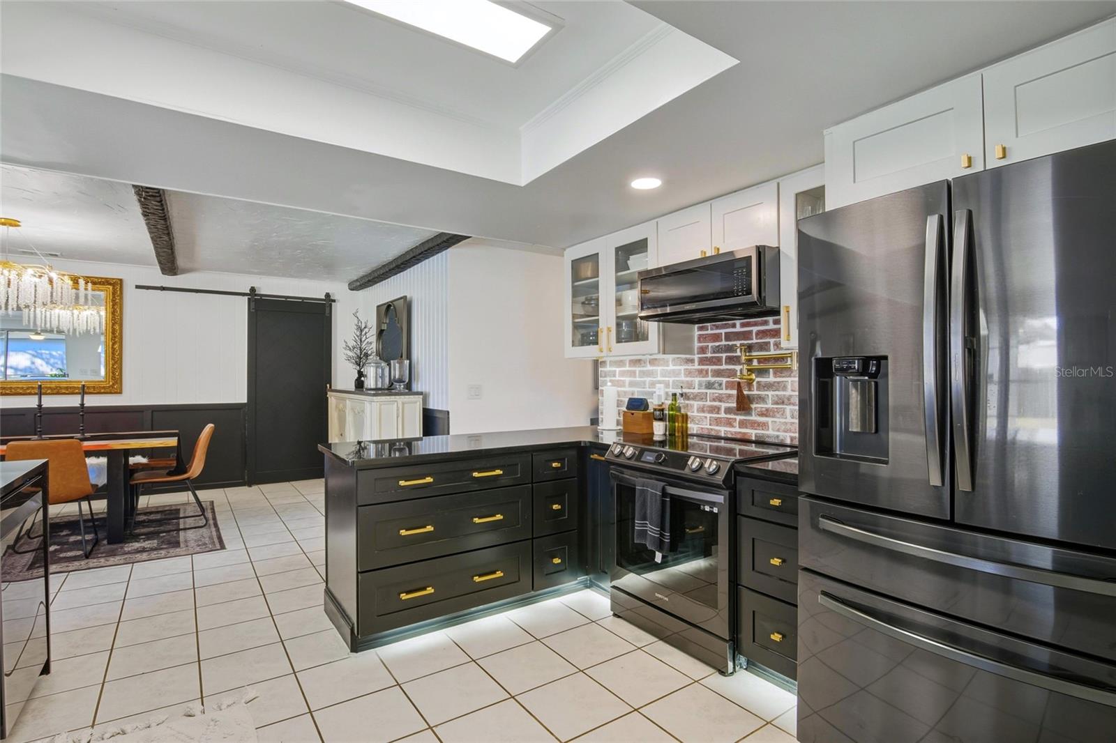 ENGLISH WOODS 1ST ADD - Residential