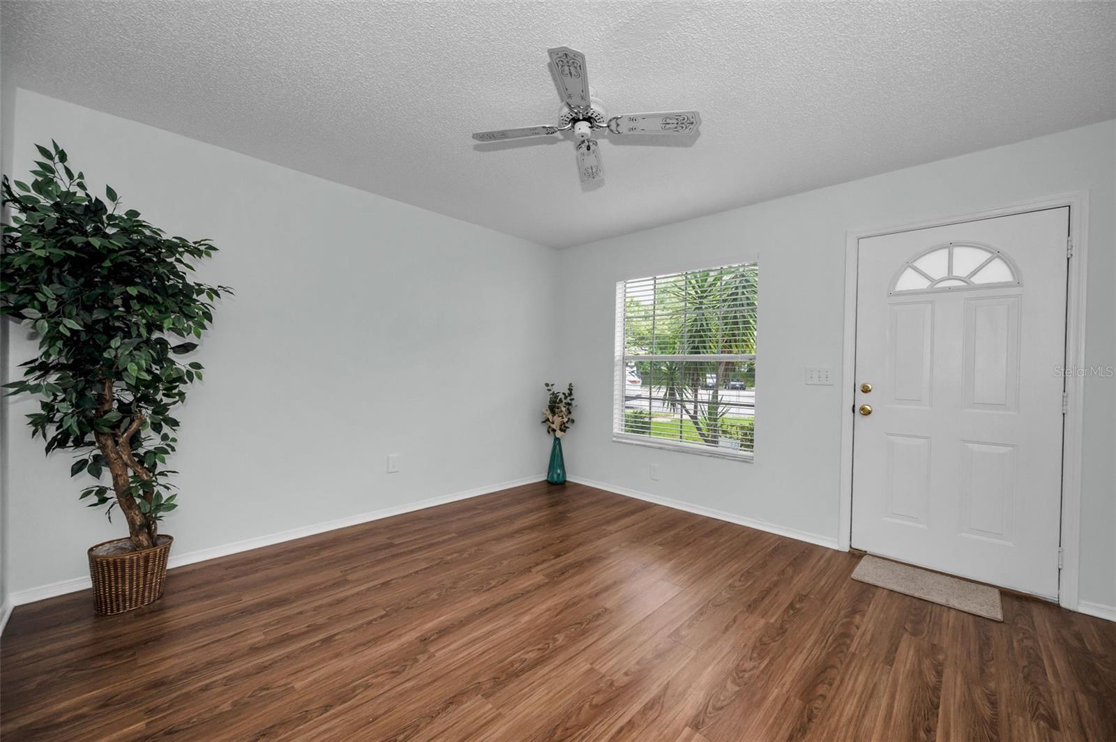 FOX CHASE TWNHMS - Residential Lease