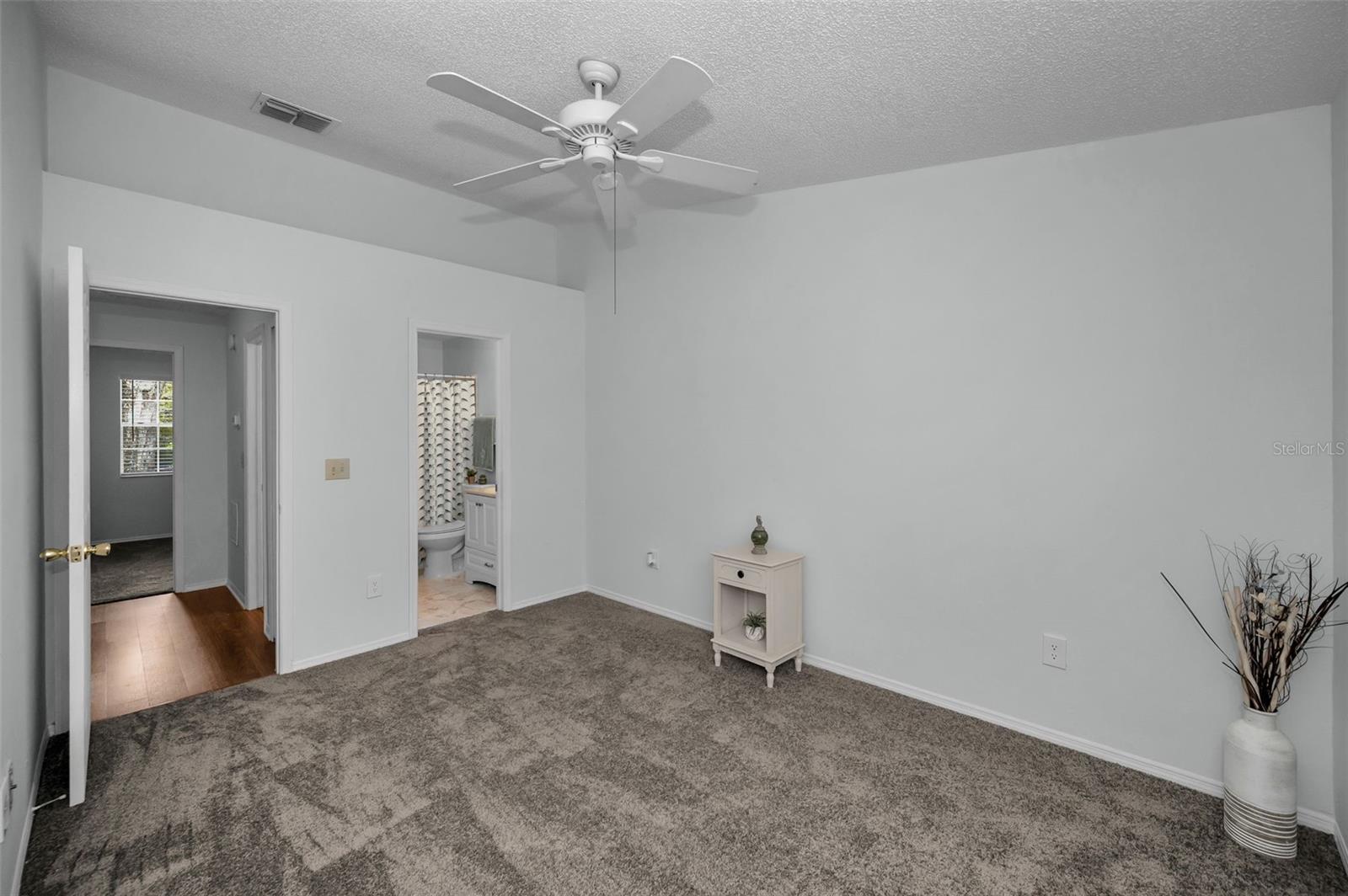 FOX CHASE TWNHMS - Residential Lease