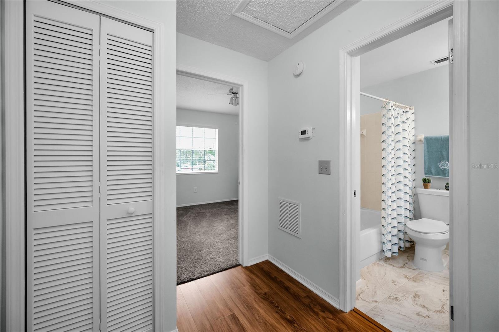 FOX CHASE TWNHMS - Residential Lease