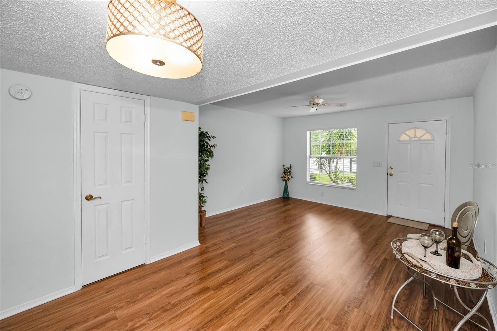 FOX CHASE TWNHMS - Residential Lease