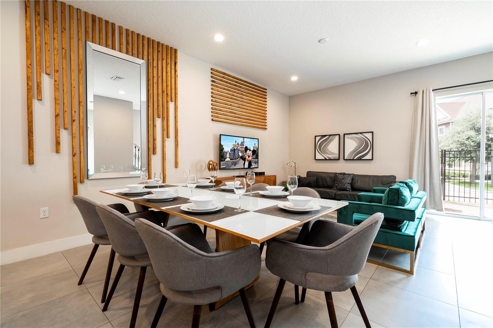 7572 SUNNY DREAMS LANE