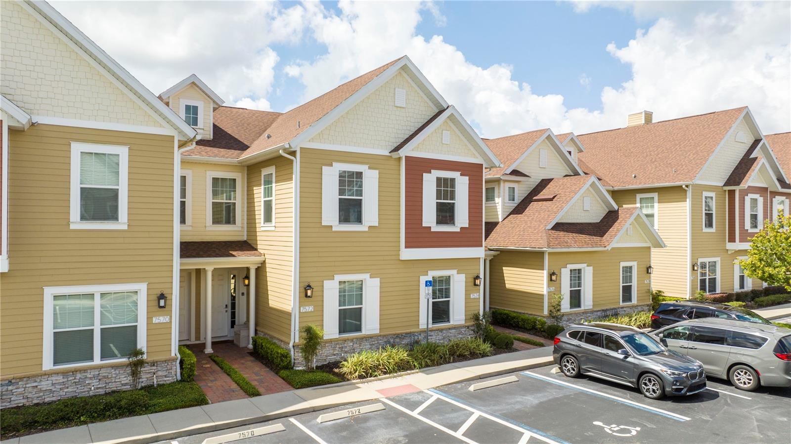 7572 SUNNY DREAMS LANE