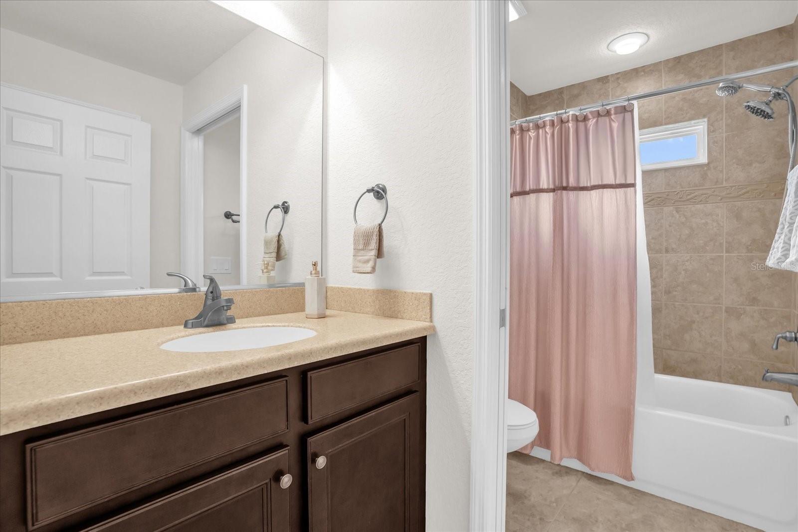 LAKESIDE LANDINGS - Residential