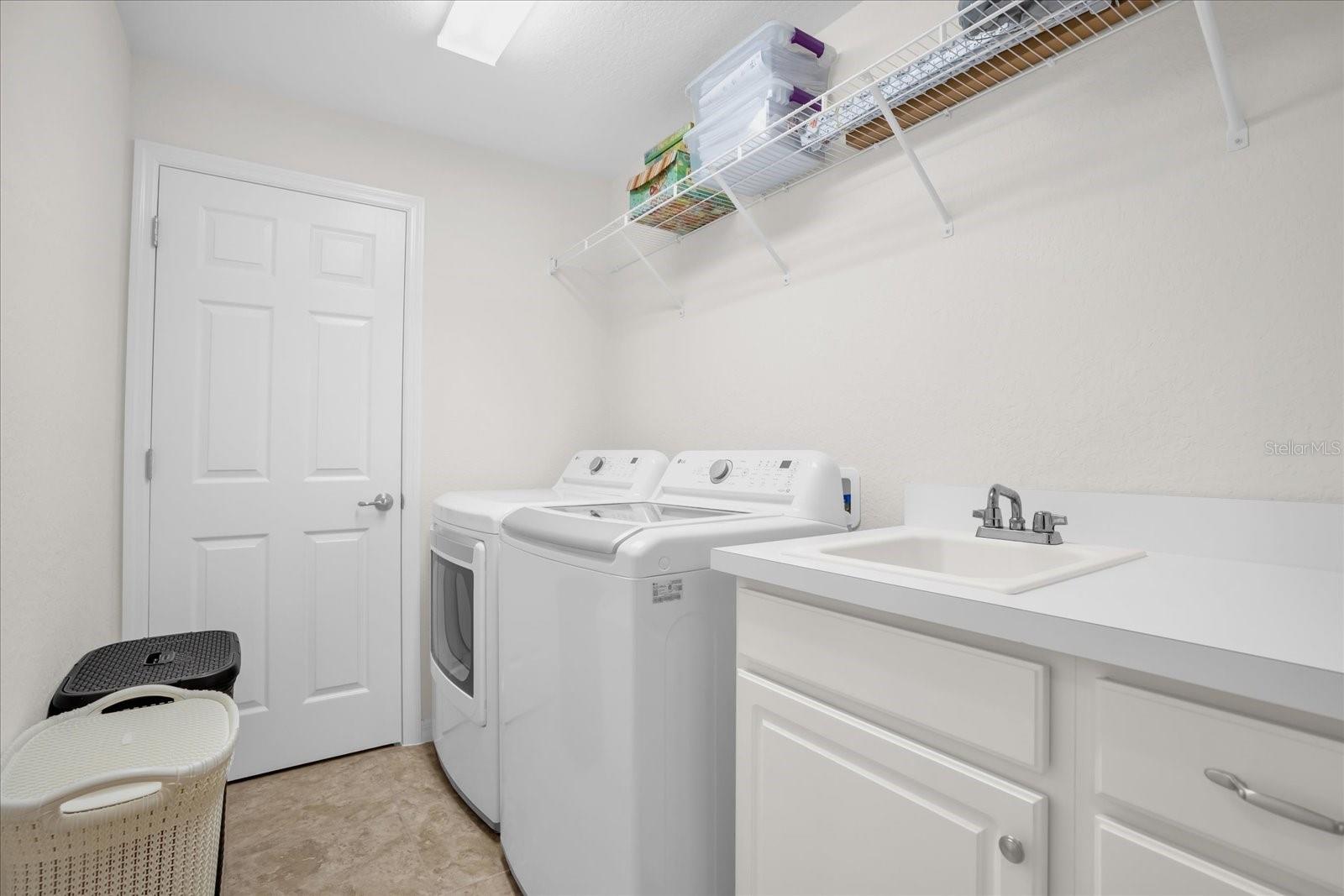 LAKESIDE LANDINGS - Residential