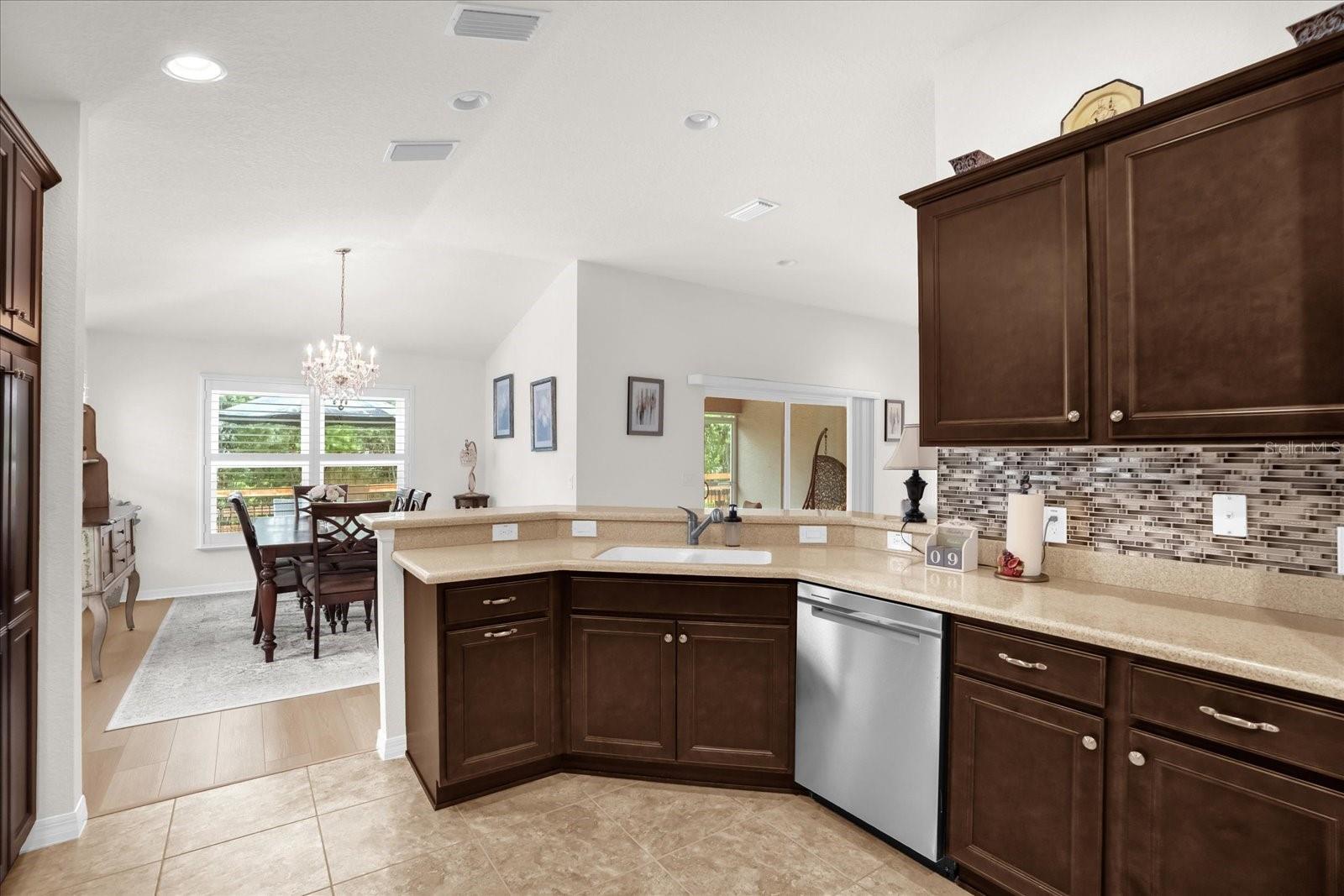 LAKESIDE LANDINGS - Residential