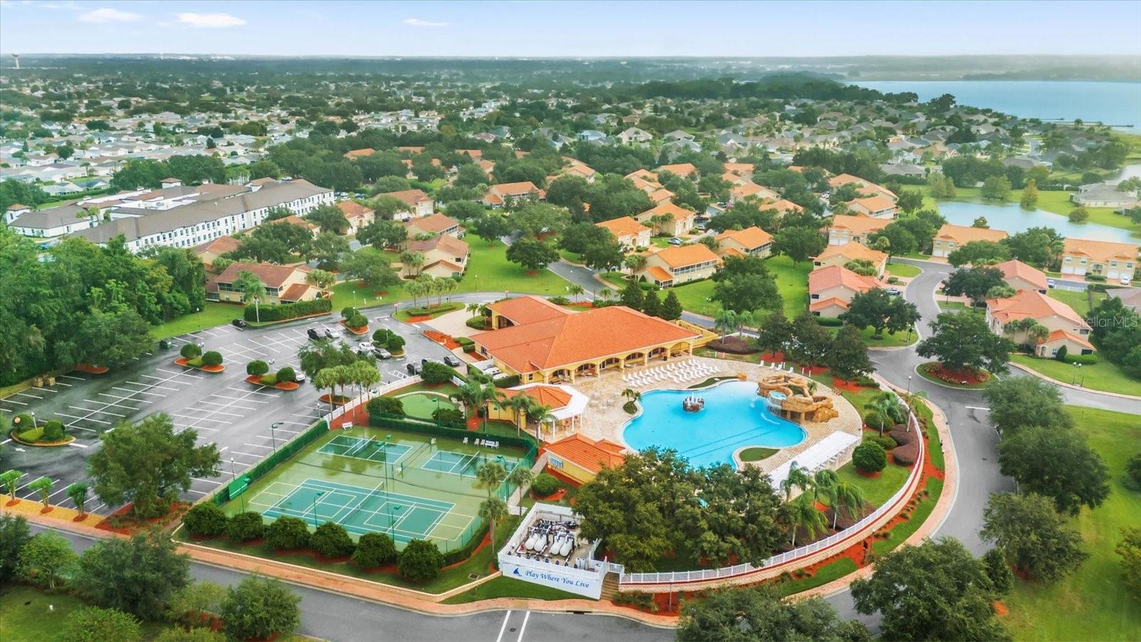 LAKESIDE LANDINGS - Residential