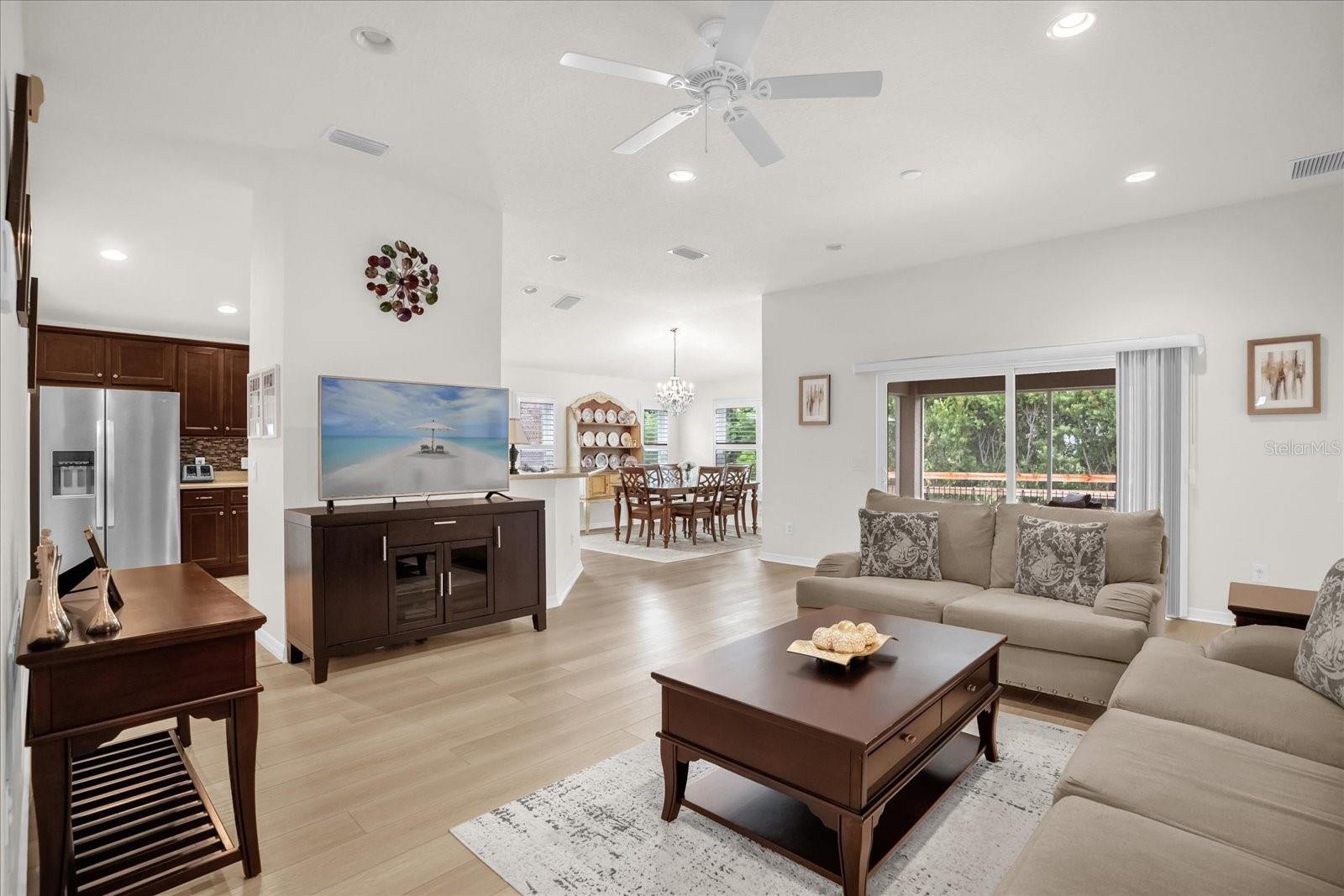 LAKESIDE LANDINGS - Residential