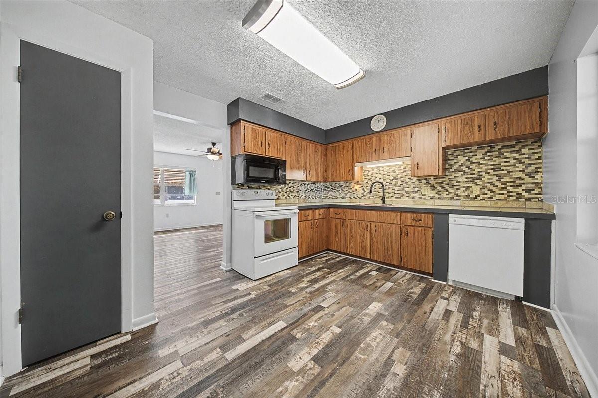 MI-LU ESTATES - Residential