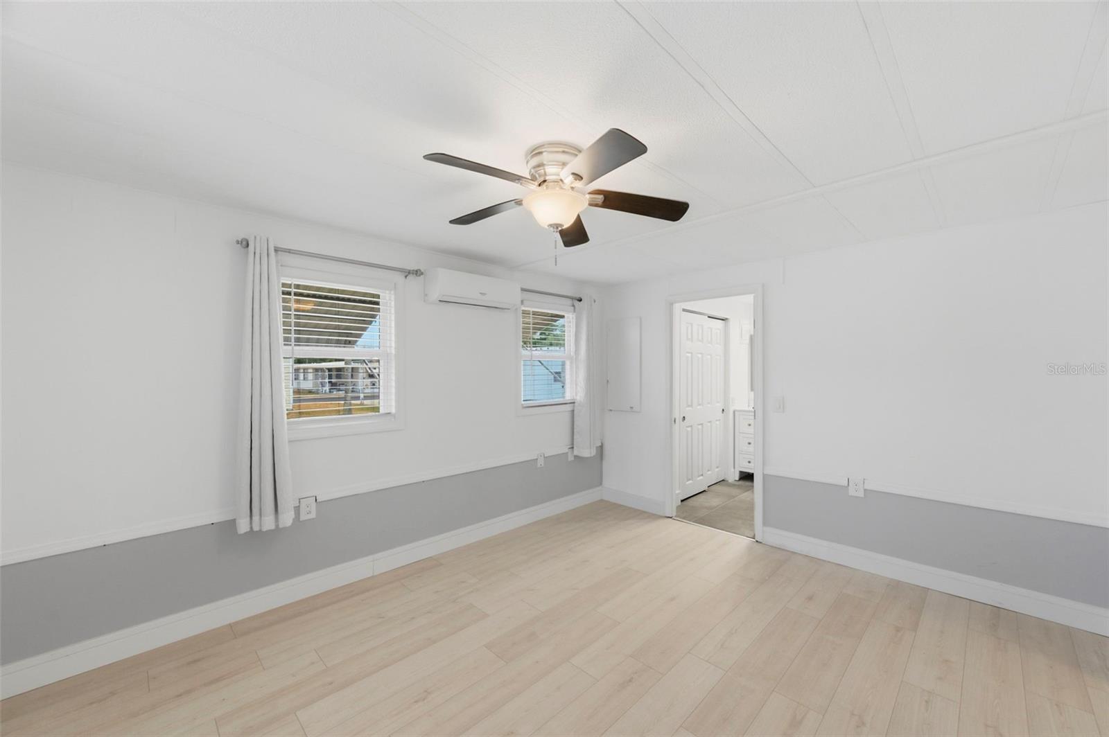 SENATE MANOR - Residential