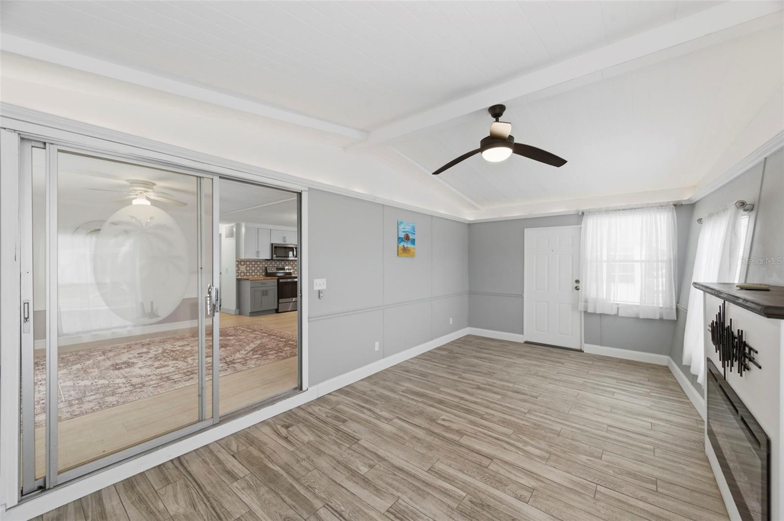 SENATE MANOR - Residential