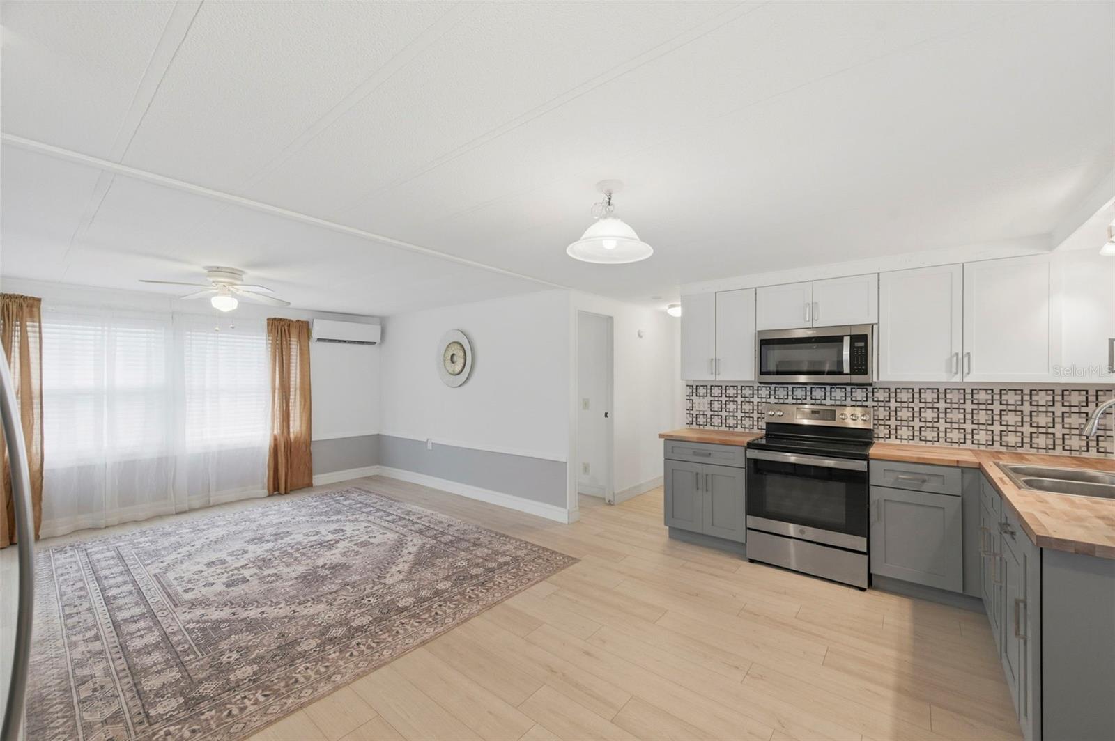 SENATE MANOR - Residential