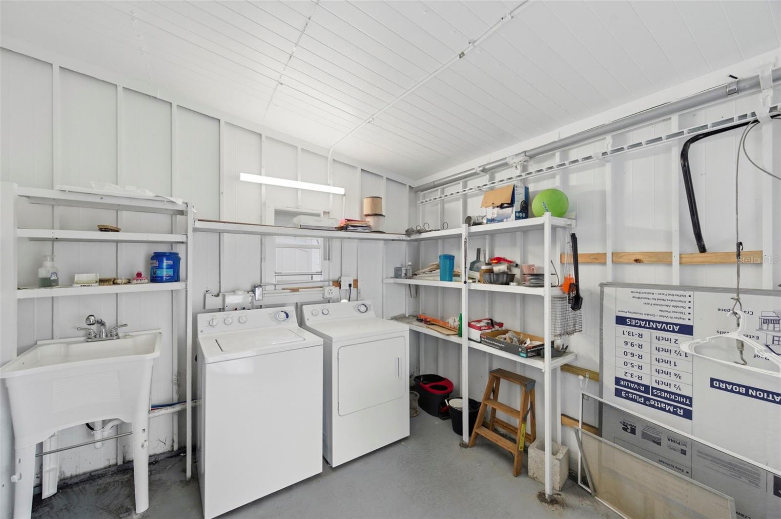 SENATE MANOR - Residential