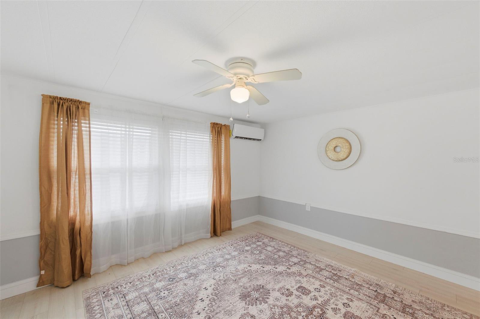 SENATE MANOR - Residential