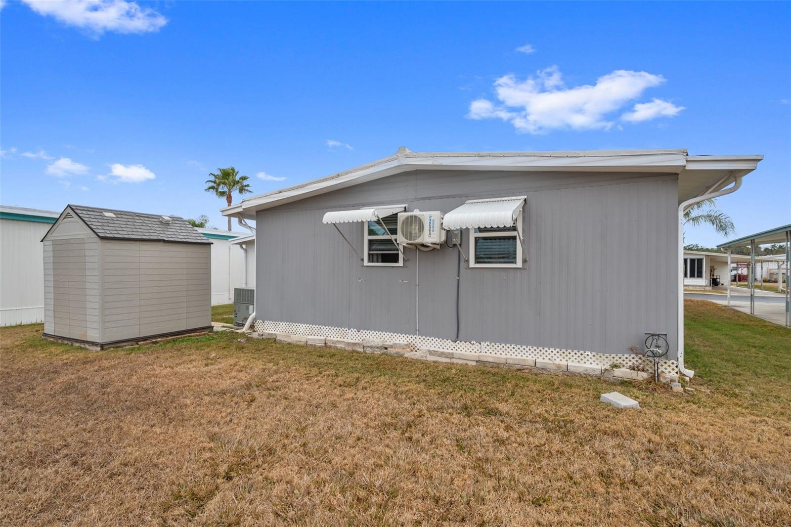 SENATE MANOR - Residential